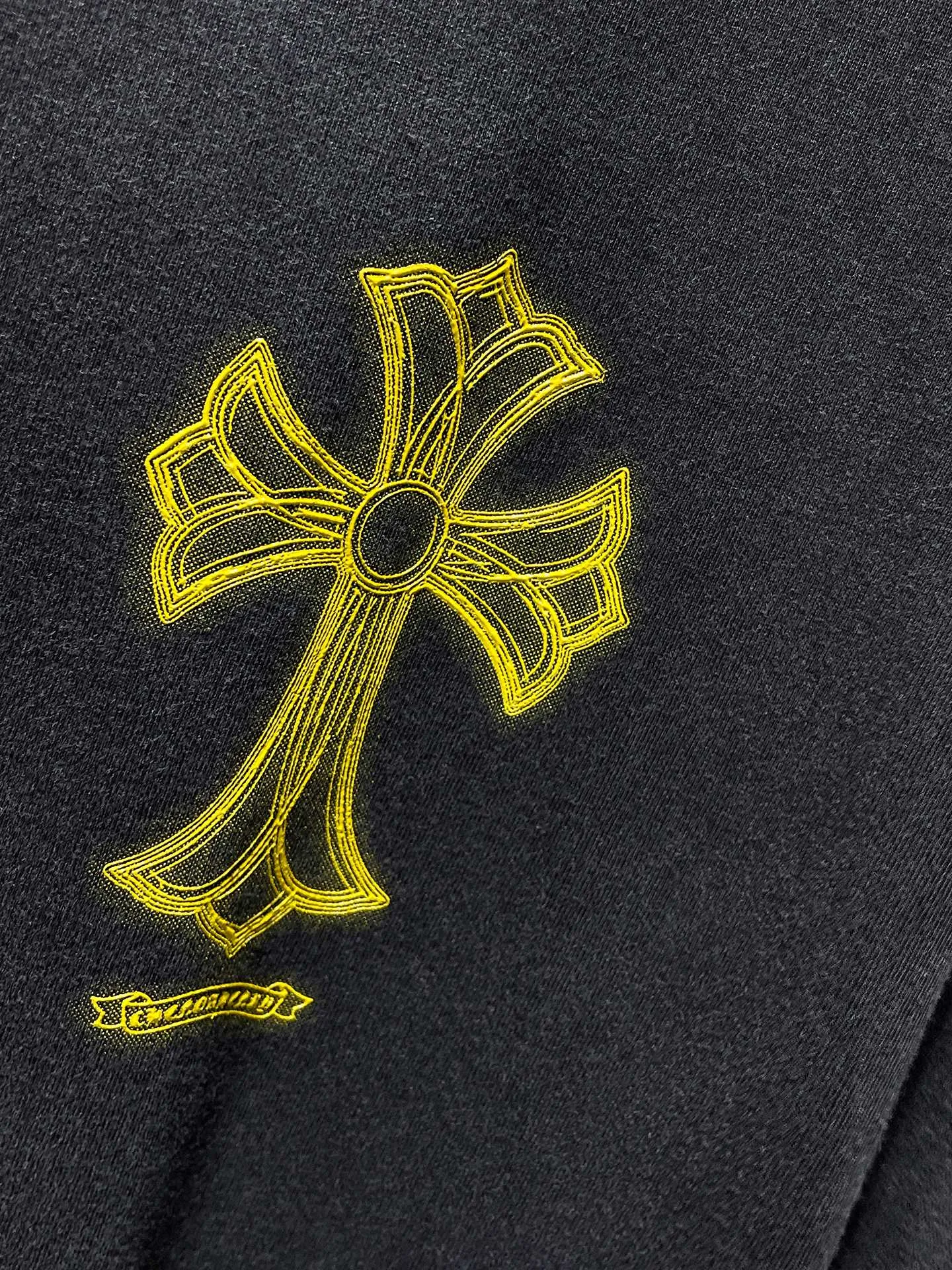 P166 New Chrome Hearts 25ss washable model for summer! ! High-weight, environmentally friendly and high-quality top-quality fabric 280g Crow Sanskrit cross foamed short-sleeves. Counter synchronization. 1:1 replica version. Recommended color: black. Size: S, M, L, XL.